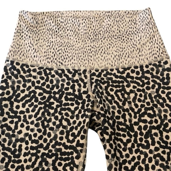 Lululemon Wunder Under Crop ll Sz 4 Spot Grain - Picture 6 of 10